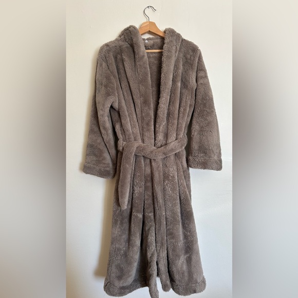 Pottery Barn Plush Fireside Robe Size Small - Picture 2 of 11